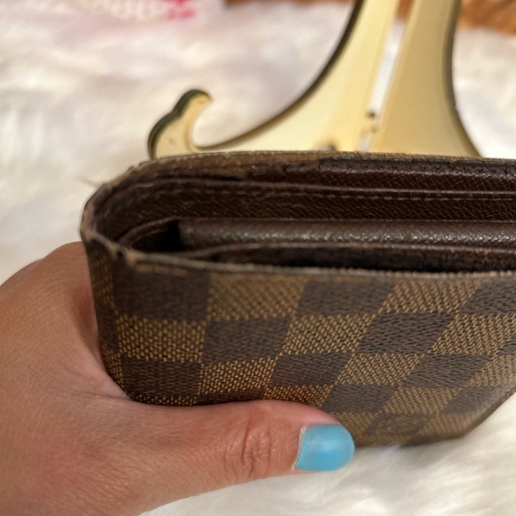 Louis Vuitton wallet - Picture 10 of 10